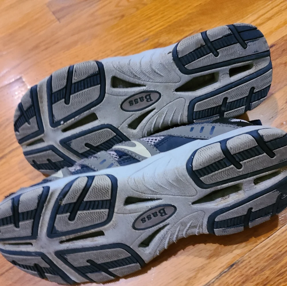 Bass Sneakers